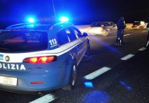 Guidava in stato di ebbrezza, fermato dalla polizia ha rifiutato l’alcol test. Denunciato