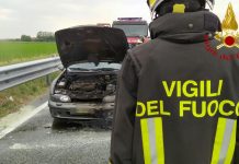 Auto prende fuoco sull‘A4, intervento vigili del fuoco