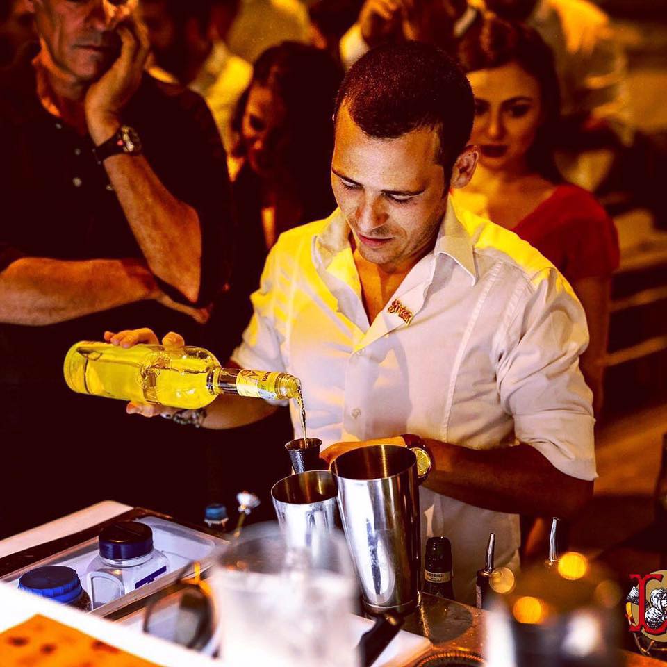 Jonathan Bergamasco racconta il mestiere di bartender ai tempi del coronavirus