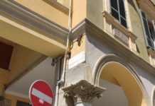 Le api ‘prendono casa’ in piazza Cavour