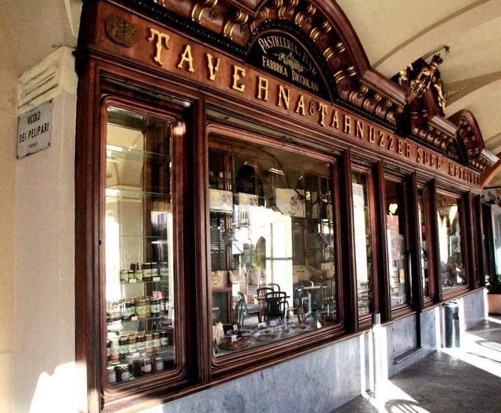 La storia della Pasticceria Taverna&Tarnuzzer da Vittorio Emanuele all’e-commerce