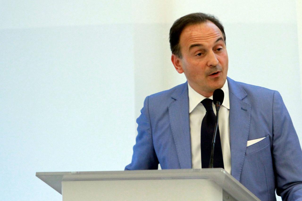 Il presidente della Regione Alberto Cirio premiato a Moncrivello con il Mirtillo d’Oro