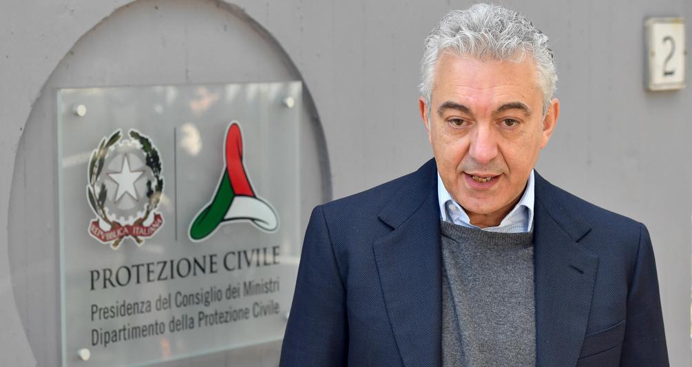 LA SINDROME DI WATERLOO – Mister “Non ti conosco, Mascherina” farà ripartire le scuole (forse)