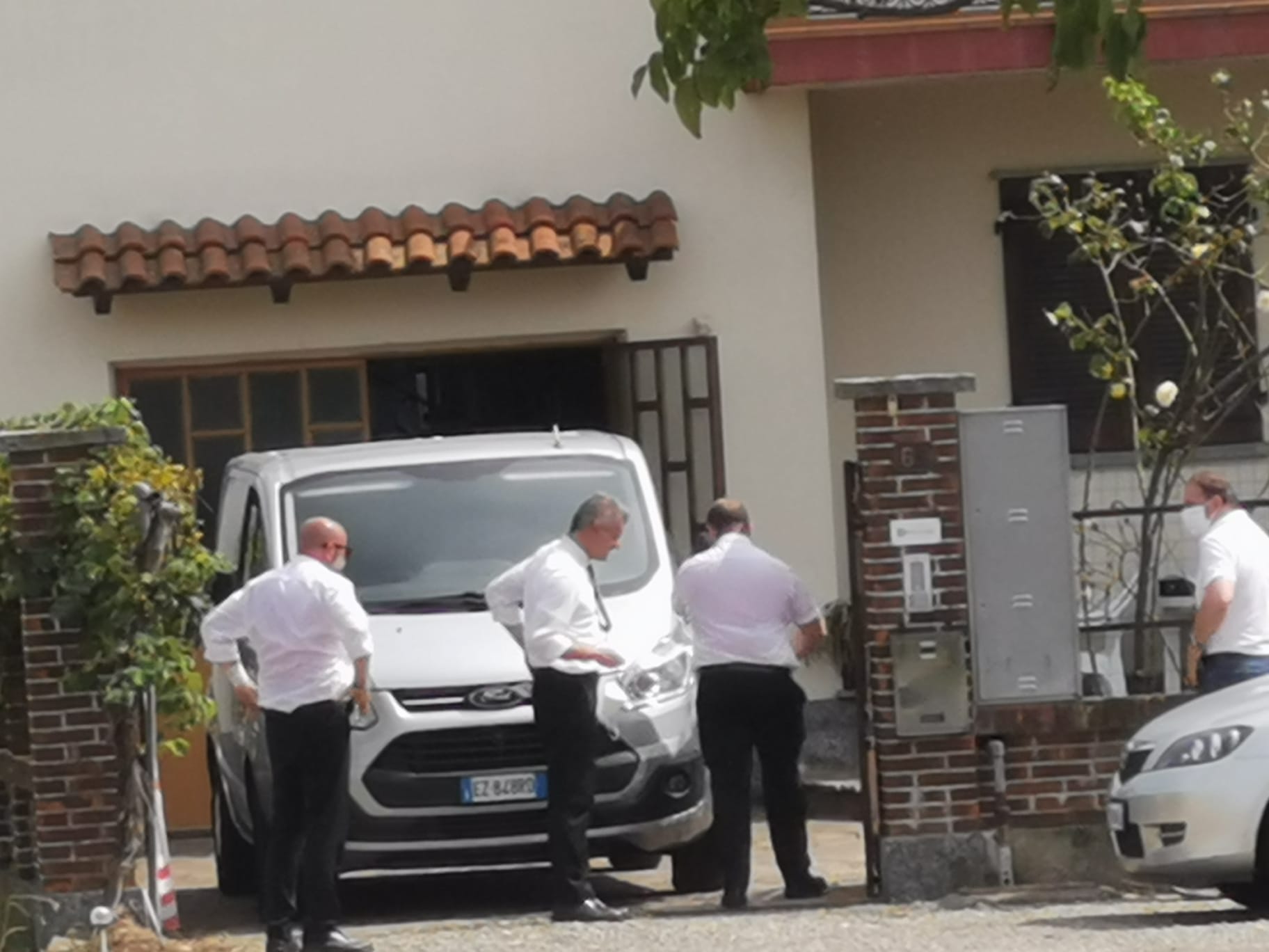 Era la prof Mariella Dematteo di Vercelli la donna trovata morta con il compagno a Villata