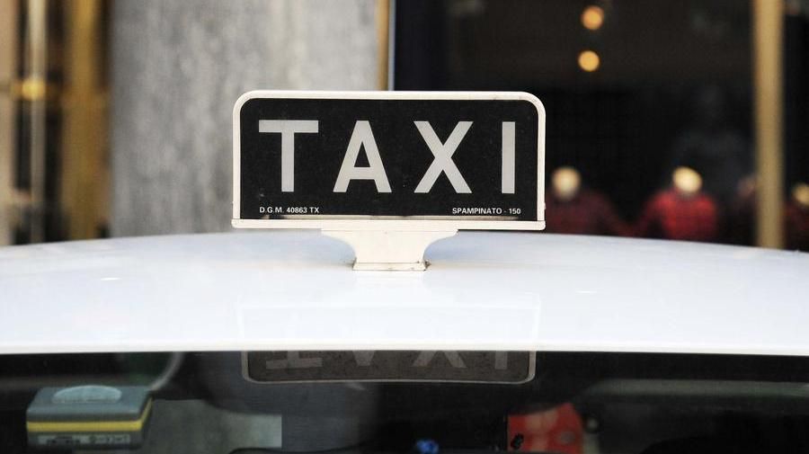 Vercelli: “Taxi vaccino” gratuiti, in convenzione con il Comune, per disabili e anziani