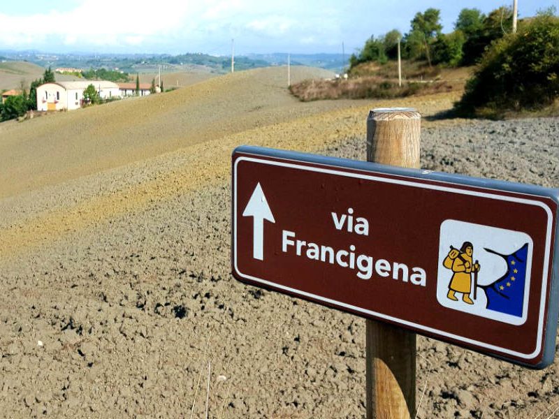 La via Francigena cambierà leggermente percorso: presto i nuovi segnali a ridosso di Vercelli