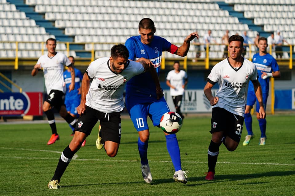 Comi, Emmanuello e un gran primo tempo: la Pro Vercelli passa 2-1 a Sesto San Giovanni