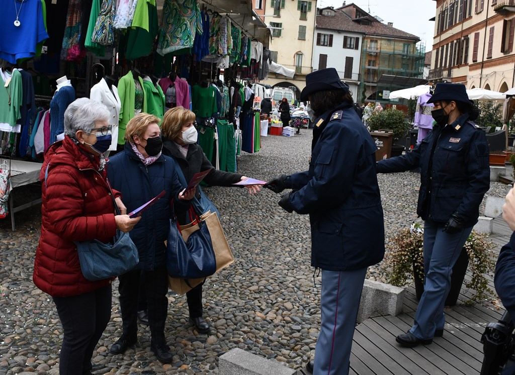 8 Marzo: la Questura in piazza Cavour per sensibilizzare contro la violenza sulle donne