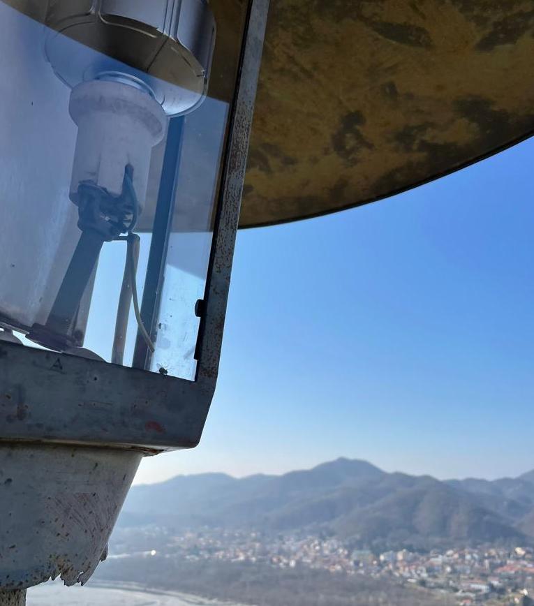 Rimosse le antenne al Faro della Libertà