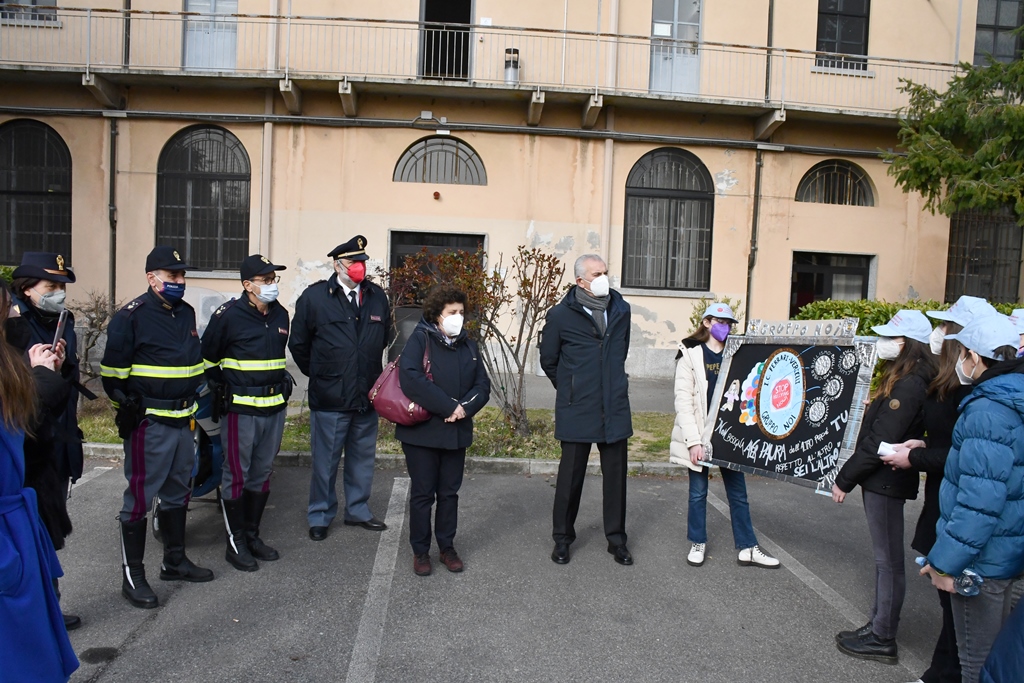 Gli studenti dell’Istituto Comprensivo “Ferrari” di Vercelli visitano la Questura