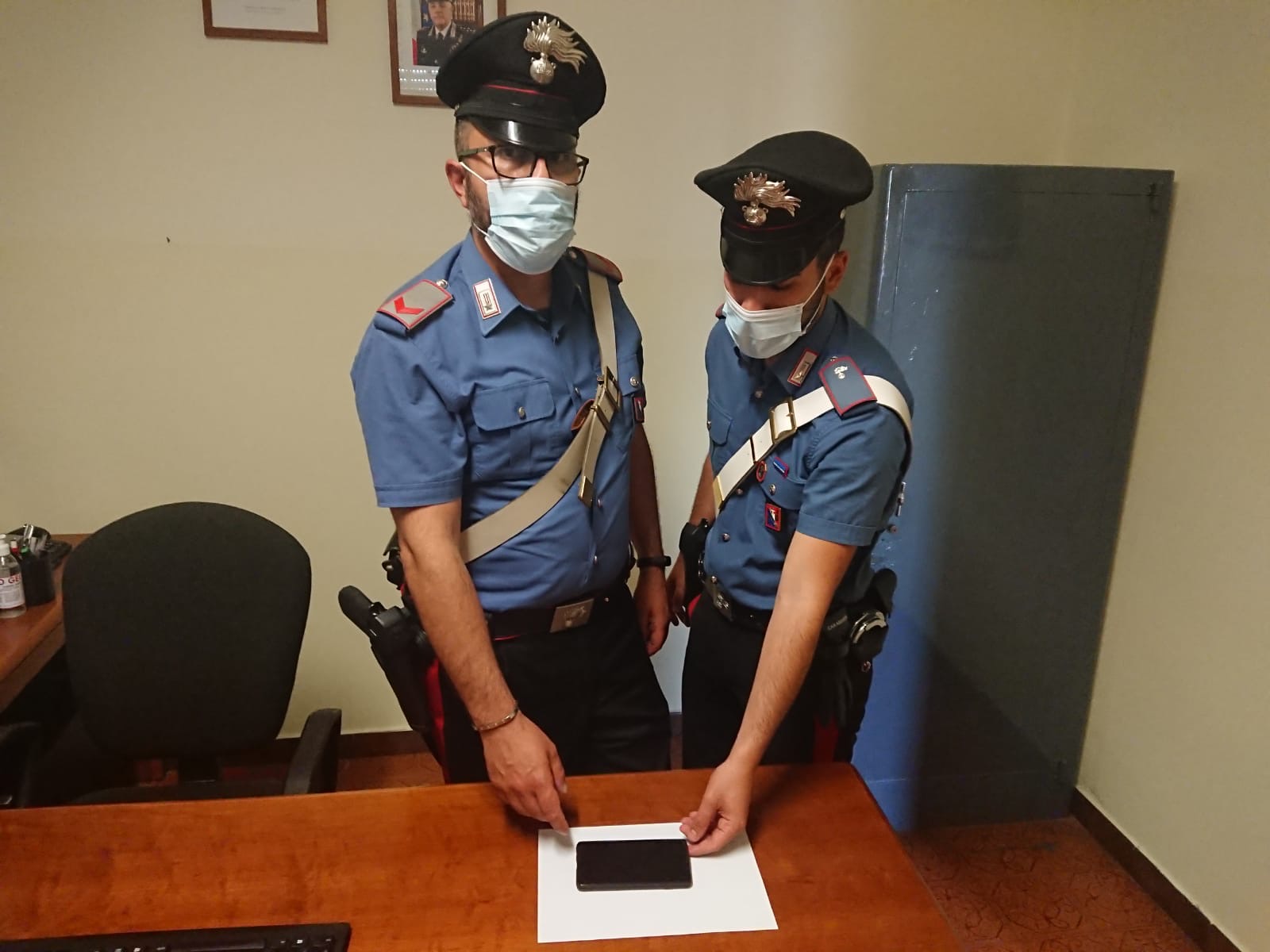Litiga con la convivente in Stazione a Santhià e le ruba il cellulare, arrestato 41enne straniero