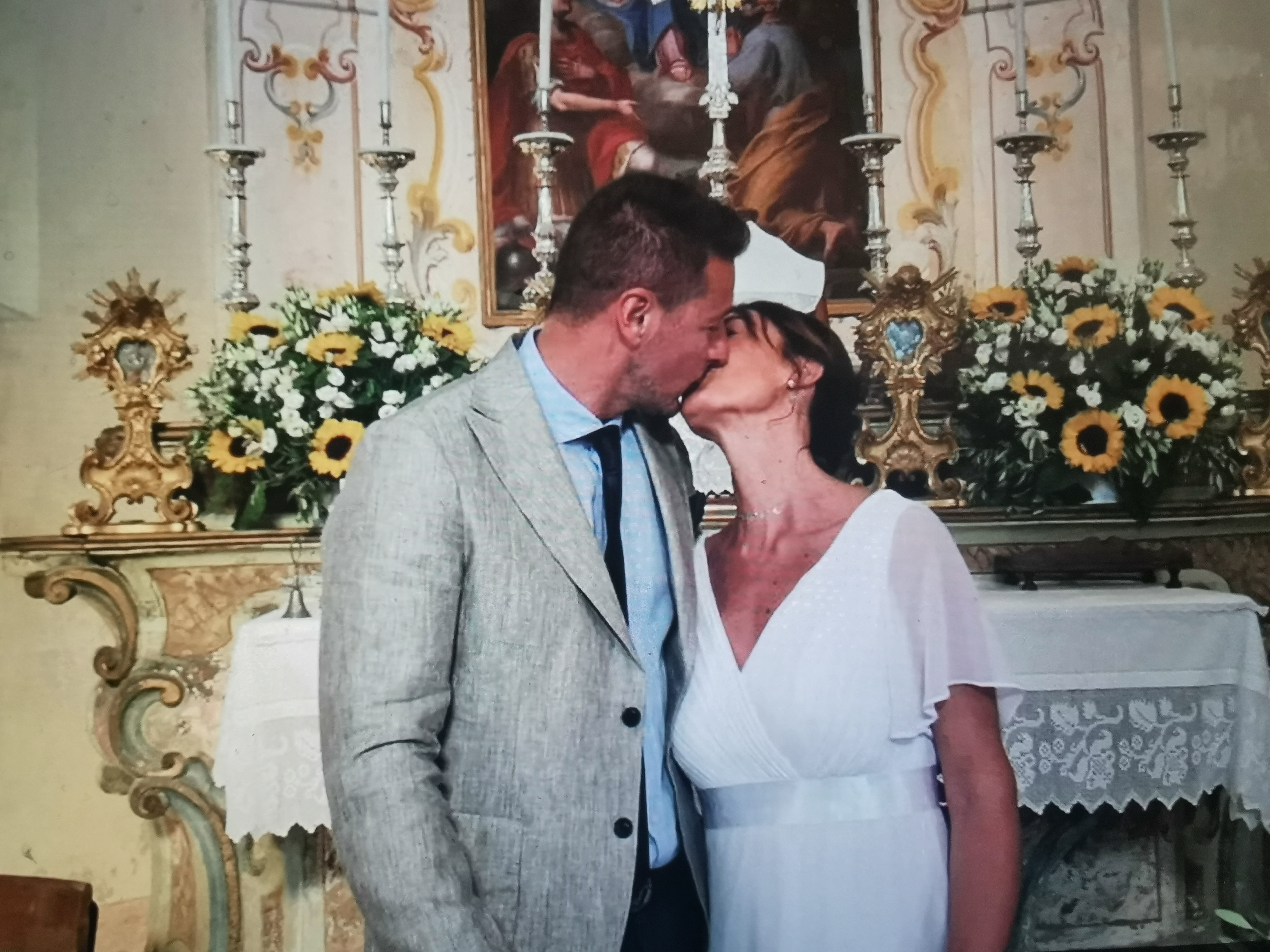Ieri nella frazione Valbusaga le nozze tra la vice presidente della Pro Anita Angiolini e il ds Alex Casella