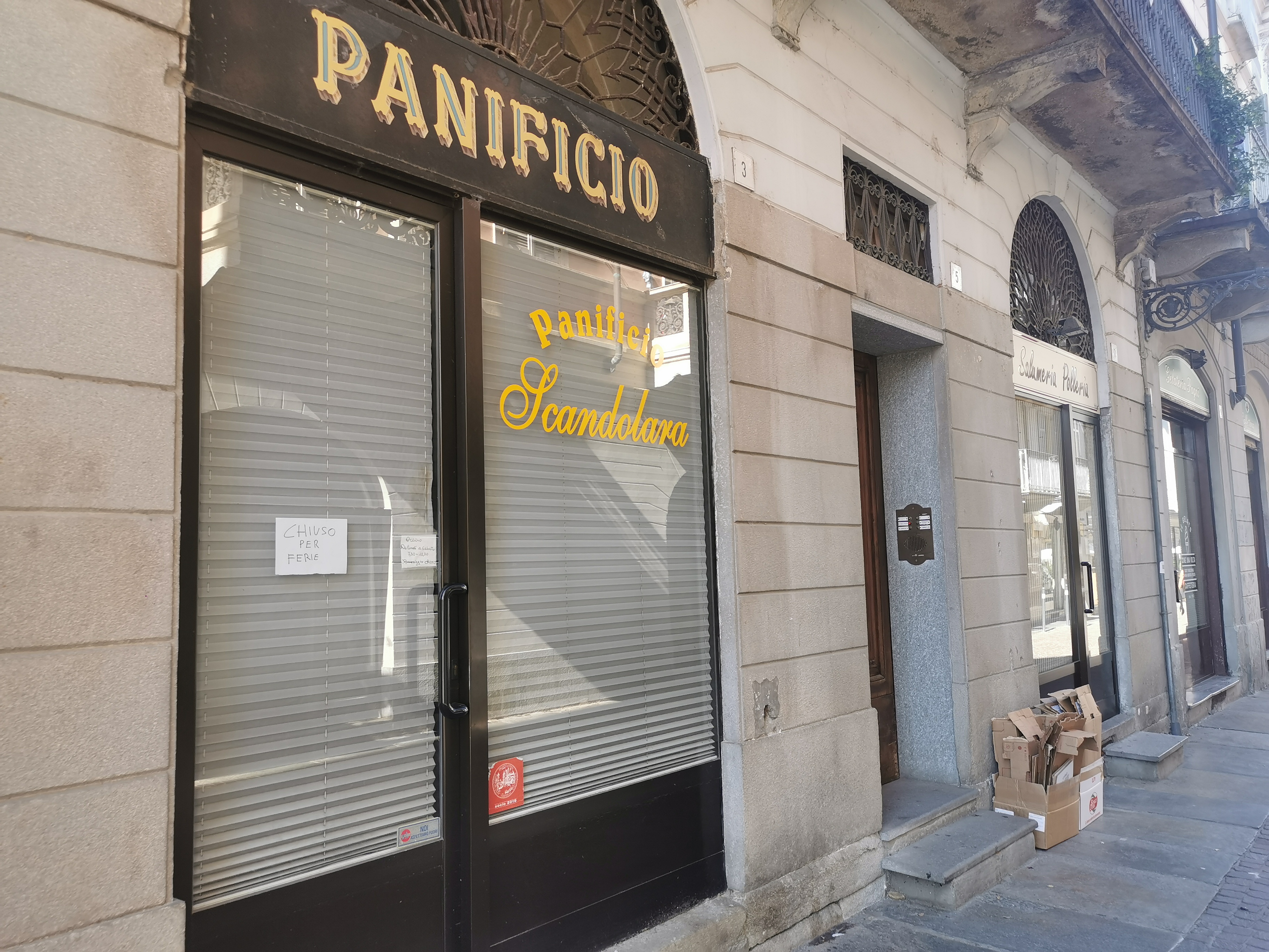 Tante serrande abbassate in via Gioberti: si fa avanti il timore di una via Galileo Ferraris 2