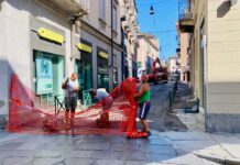 Partiti i lavori di ripavimentazione in via Laviny: problemi di traffico e soste per almeno 6 settimane