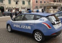 Furto di vestiti in un negozio cinese in zona corso Prestinari