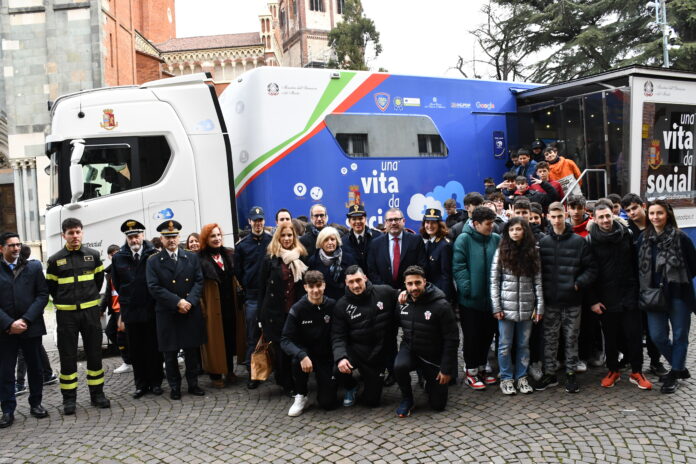 polizia truck
