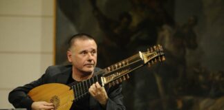 Venerdì per il “Legno che canta” suona Edin Karamazov, il liutista di Sting